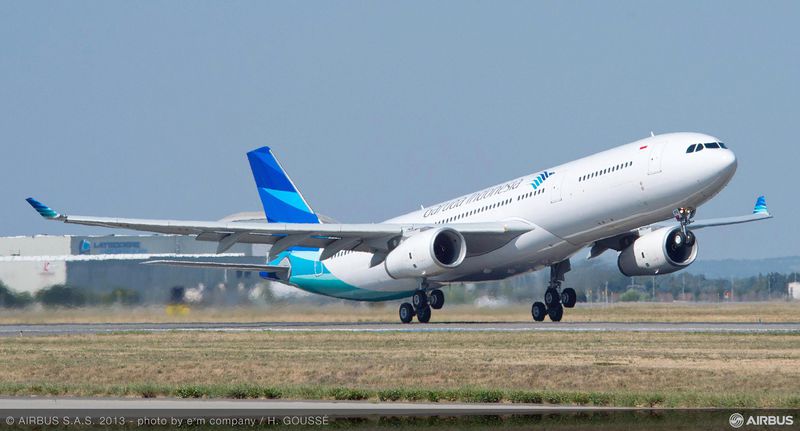 A330-300_Garuda_take_off
