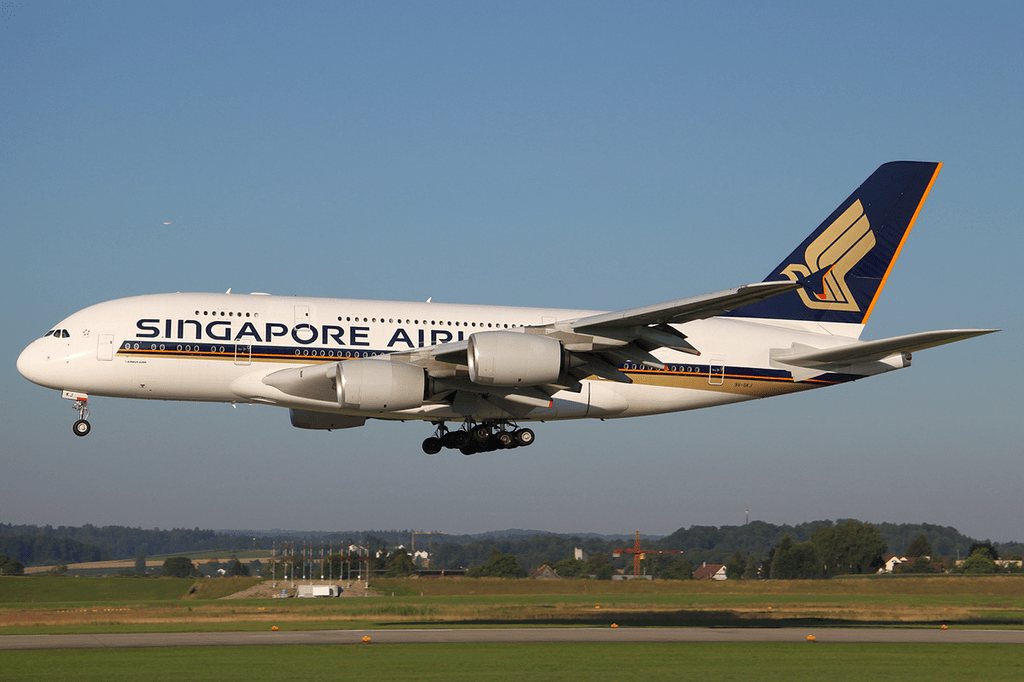 Author Peter Bakema - http://www.airliners.net/photo/Singapore-Airlines/Airbus-A380-841/1751046/L/