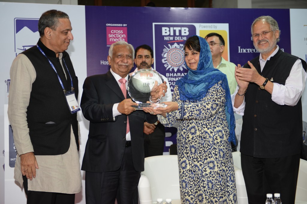 Jet Airways’ Chairman Mr. Naresh Goyal receives "The Iconic Indian Award (Aviation)” from the Hon’ble Lt. Governor of Delhi, Mr. Najeeb Jung and Hon’ble Chief Minister of Jammu & Kashmir, Ms. Mehbooba Mufti Sayeed, in the presence of Mr. Naveen Berry, Executive Director, Cross Section Media, at a special ceremony during the launch of BITB/ ITB Berlin, in recognition of his contribution towards globally promoting Tourism to India across the Aviation sector.