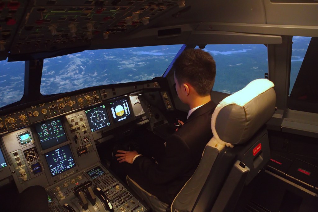 Cathay Dragon Aviation Certificate Programme 2017 now open for&nbsp;applications