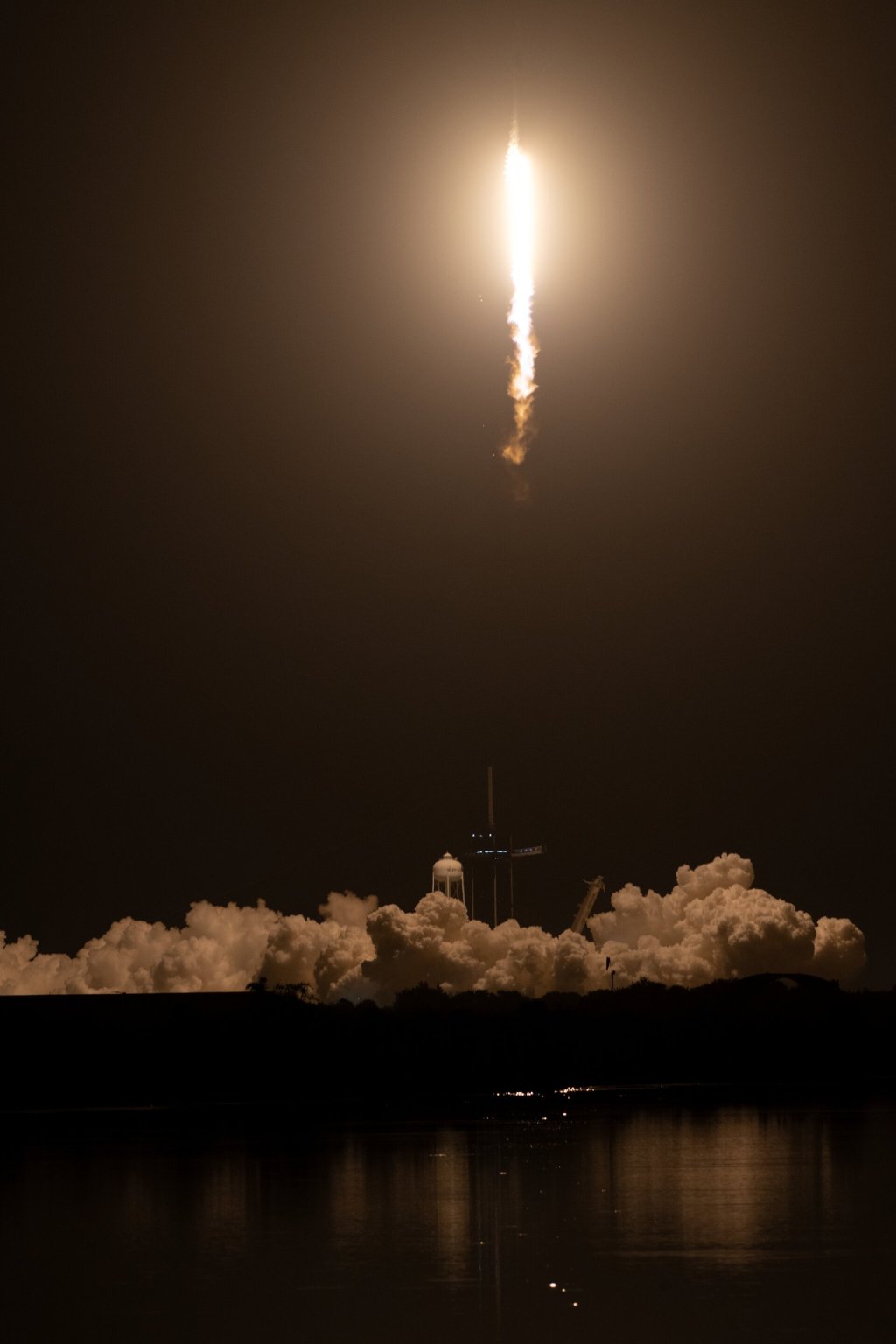 ESA’s Matthias Maurer arrives in space for Cosmic Kiss&nbsp;mission